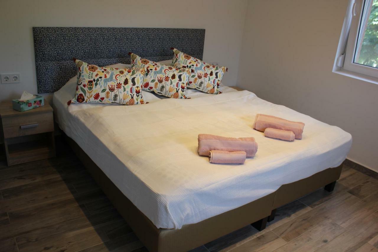 Magnolia Apartman Apartment Siofok Bagian luar foto